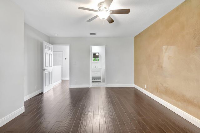 6306 Crescent Lake Way, Greenacres, FL 33463