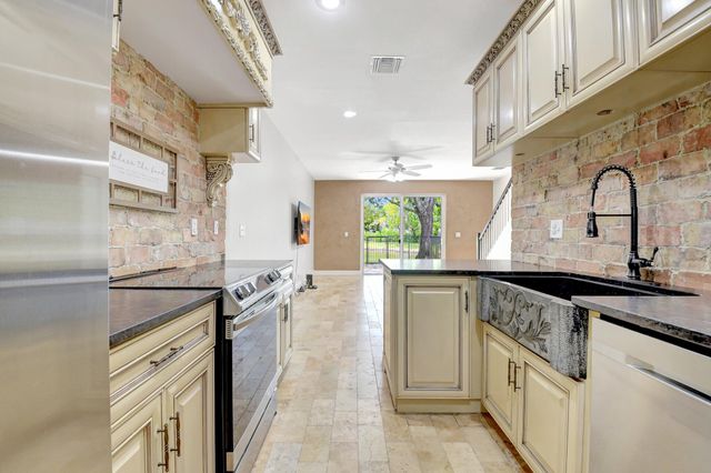 6306 Crescent Lake Way, Greenacres, FL 33463