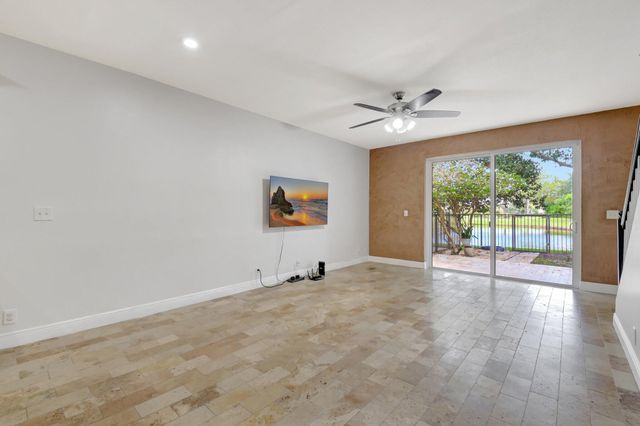 6306 Crescent Lake Way, Greenacres, FL 33463
