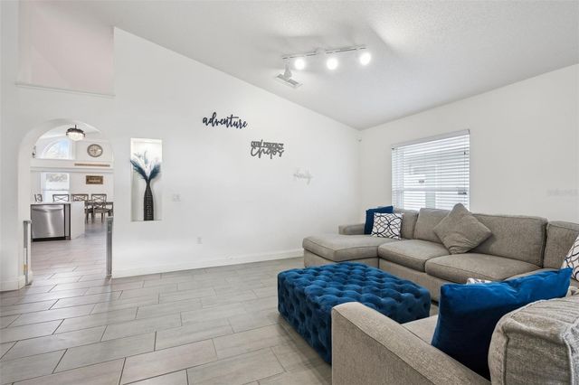 13607 HAWKEYE DRIVE, Orlando, FL 32837