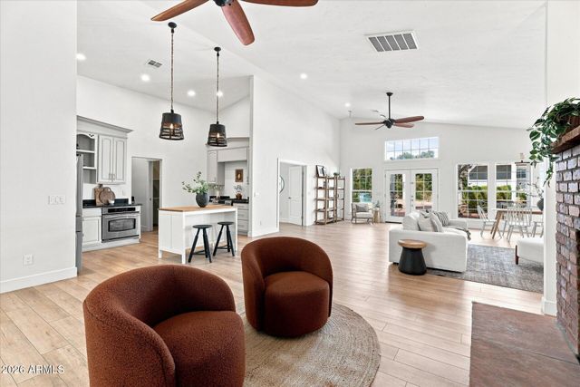 804 E MYRTLE Avenue, Phoenix, AZ 85020