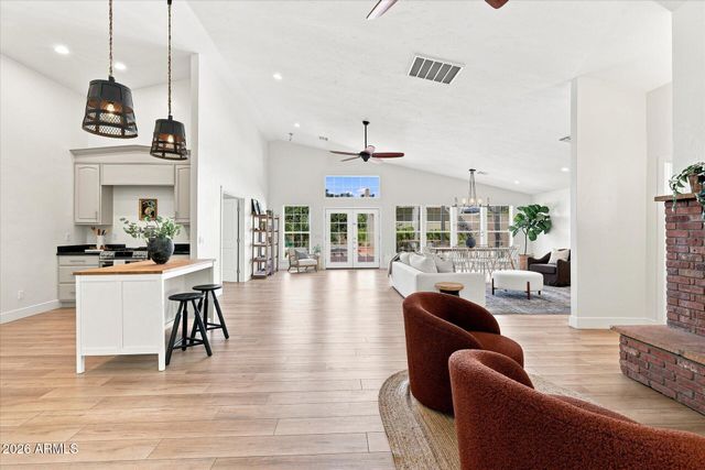 804 E MYRTLE Avenue, Phoenix, AZ 85020