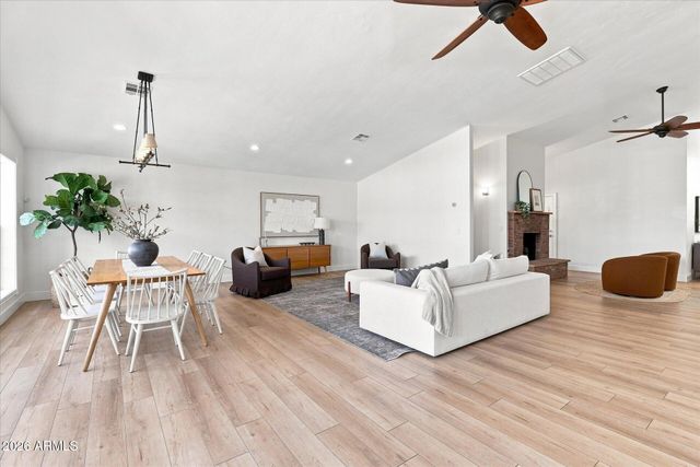 804 E MYRTLE Avenue, Phoenix, AZ 85020