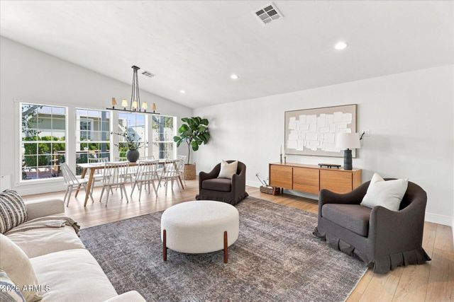 804 E MYRTLE Avenue, Phoenix, AZ 85020