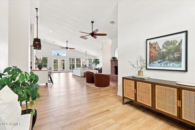 804 E MYRTLE Avenue, Phoenix, AZ 85020