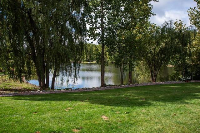 5039 N MILKWEED TRAIL, Appleton, WI 54913