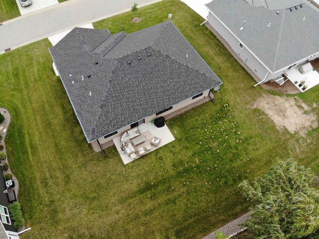 5039 N MILKWEED TRAIL, Appleton, WI 54913
