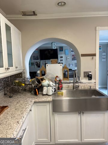 280 Winding River Road E E, Atlanta, GA 30350