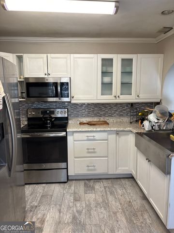 280 Winding River Road E E, Atlanta, GA 30350