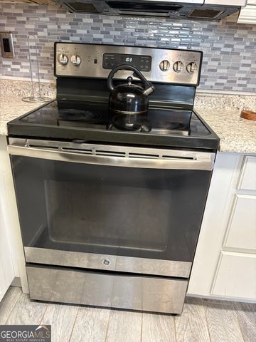 280 Winding River Road E E, Atlanta, GA 30350