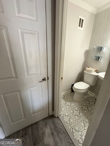 280 Winding River Road E E, Atlanta, GA 30350