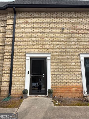 280 Winding River Road E E, Atlanta, GA 30350