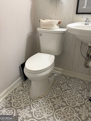 280 Winding River Road E E, Atlanta, GA 30350