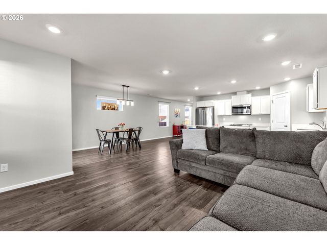 2936 N 3RD Way, Ridgefield, WA 98642