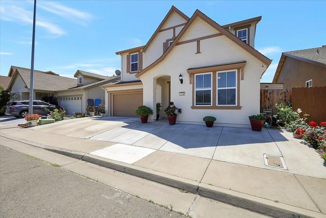 1690 Barrington Dr, Yuba City, CA 95993