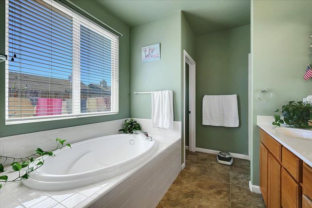 1690 Barrington Dr, Yuba City, CA 95993
