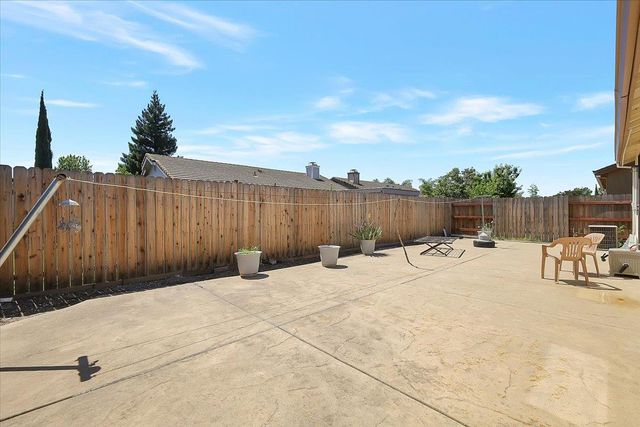 1690 Barrington Dr, Yuba City, CA 95993