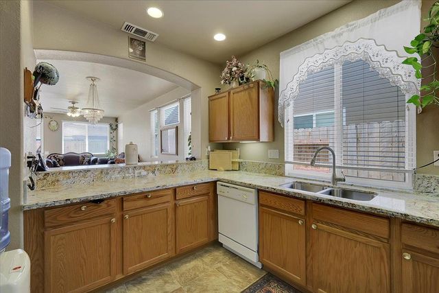 1690 Barrington Dr, Yuba City, CA 95993