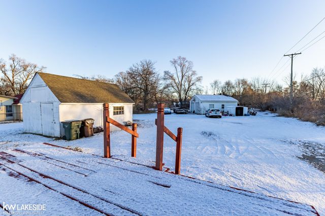 8152 Millis Street, Shelby Twp, MI 48317