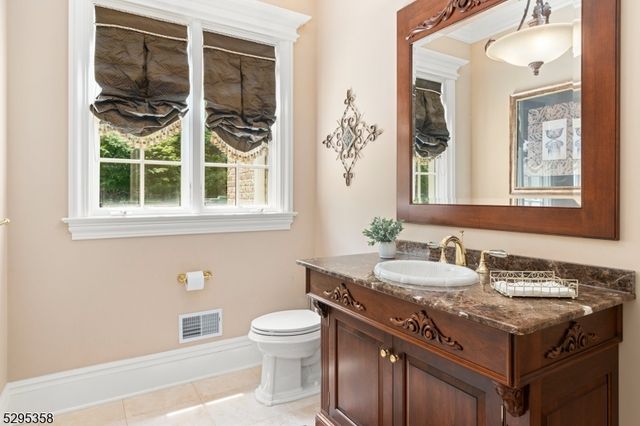 7 Cobblefield Rd, Mendham Twp., NJ 07945