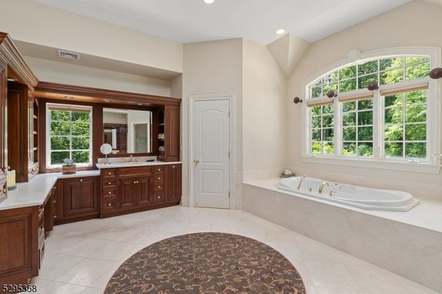 7 Cobblefield Rd, Mendham Twp., NJ 07945