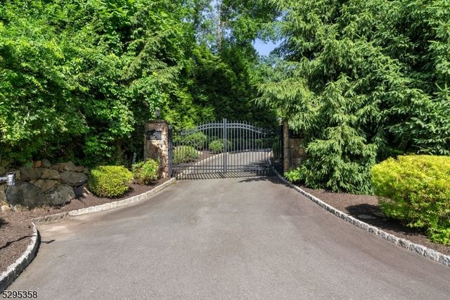 7 Cobblefield Rd, Mendham Twp., NJ 07945