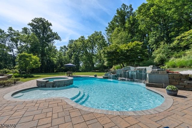 7 Cobblefield Rd, Mendham Twp., NJ 07945