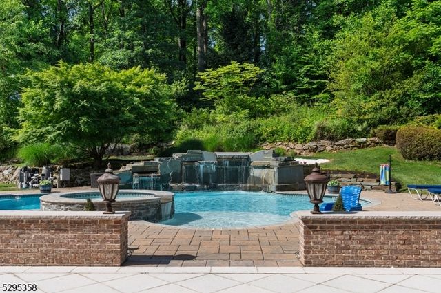 7 Cobblefield Rd, Mendham Twp., NJ 07945