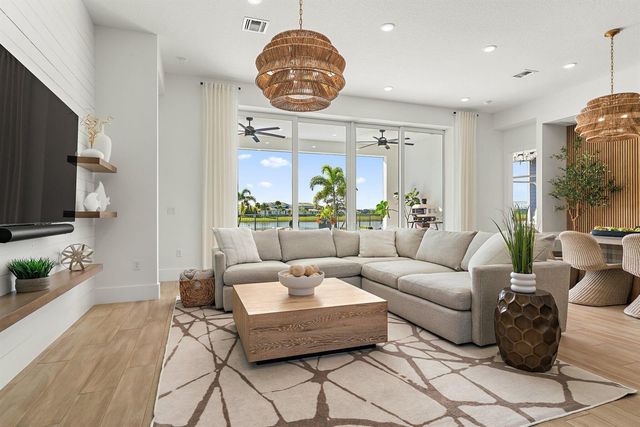 20124 SE Bridgewater Drive, Jupiter, FL 33458