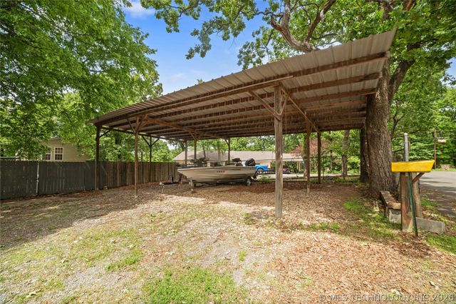 3192 W Hickory Hills Drive, Hulbert, OK 74441