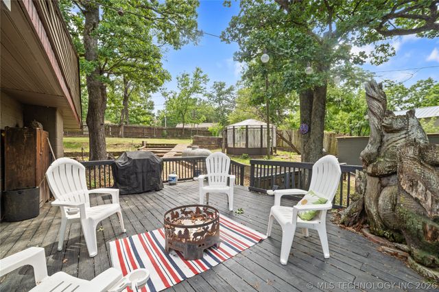 3192 W Hickory Hills Drive, Hulbert, OK 74441