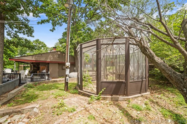 3192 W Hickory Hills Drive, Hulbert, OK 74441