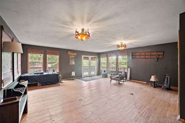 3192 W Hickory Hills Drive, Hulbert, OK 74441