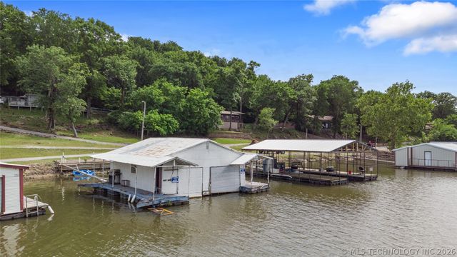 3192 W Hickory Hills Drive, Hulbert, OK 74441