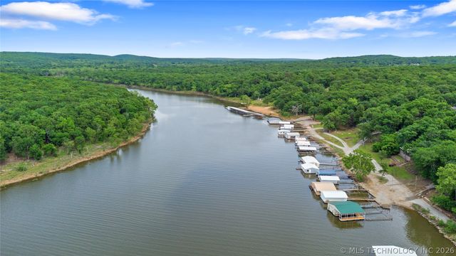 3192 W Hickory Hills Drive, Hulbert, OK 74441