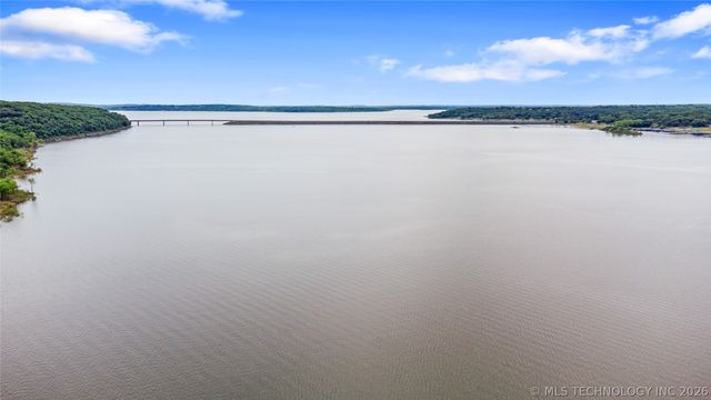 3192 W Hickory Hills Drive, Hulbert, OK 74441