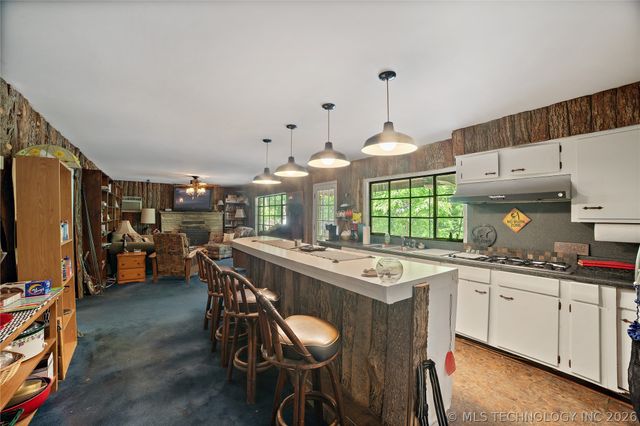 3192 W Hickory Hills Drive, Hulbert, OK 74441
