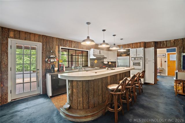 3192 W Hickory Hills Drive, Hulbert, OK 74441
