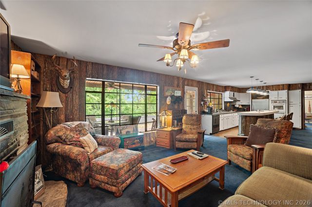 3192 W Hickory Hills Drive, Hulbert, OK 74441