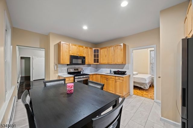 718 E 18Th St, Paterson City, NJ 07501