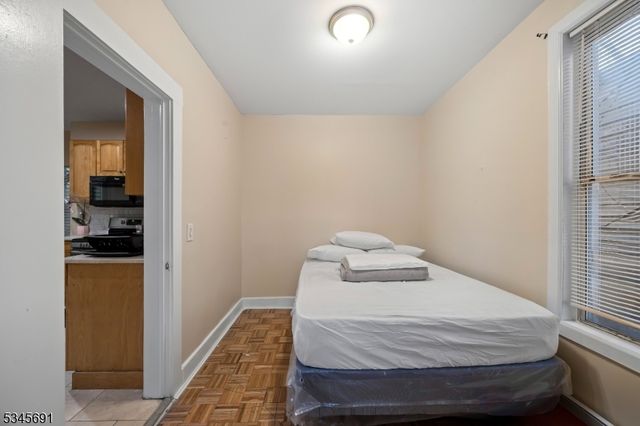 718 E 18Th St, Paterson City, NJ 07501