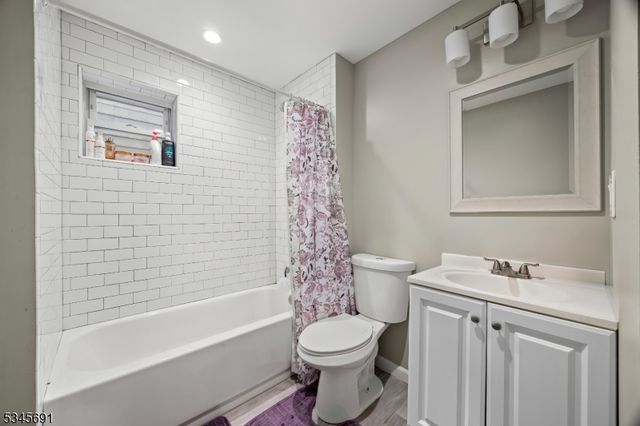 718 E 18Th St, Paterson City, NJ 07501