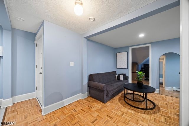 718 E 18Th St, Paterson City, NJ 07501