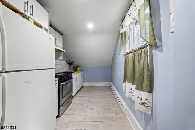 718 E 18Th St, Paterson City, NJ 07501