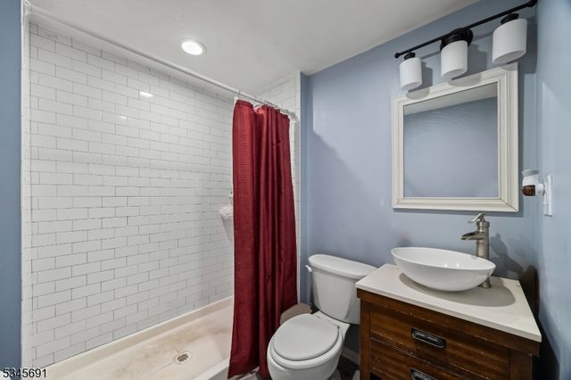 718 E 18Th St, Paterson City, NJ 07501