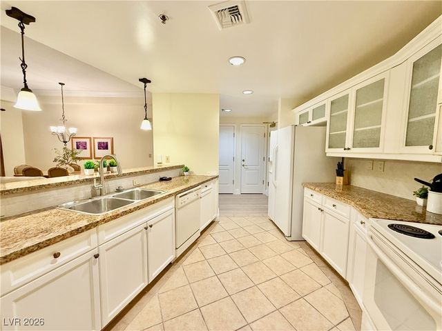 30 Strada Di Villaggio 204, Henderson, NV 89011