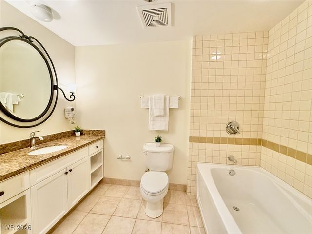 30 Strada Di Villaggio 204, Henderson, NV 89011