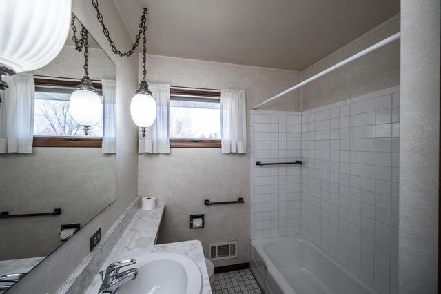 3101 W 88th Street, Bloomington, MN 55431