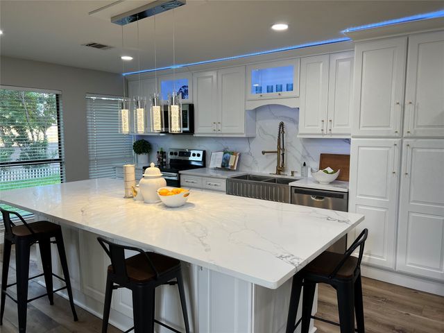 4313 Kenwood Drive, Grapevine, TX 76051