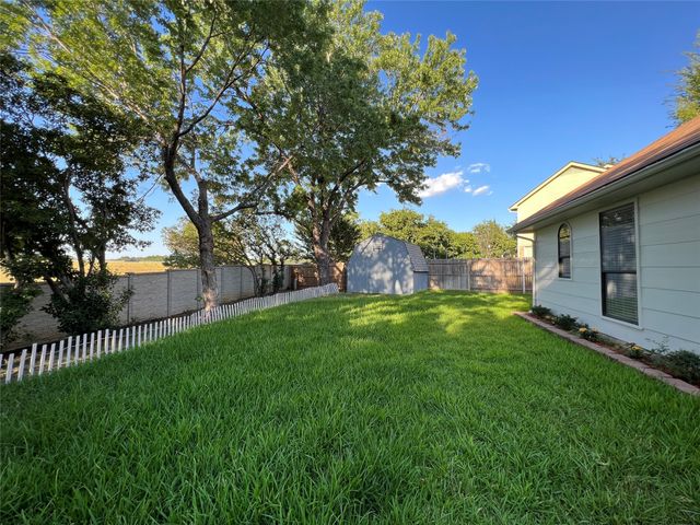 4313 Kenwood Drive, Grapevine, TX 76051